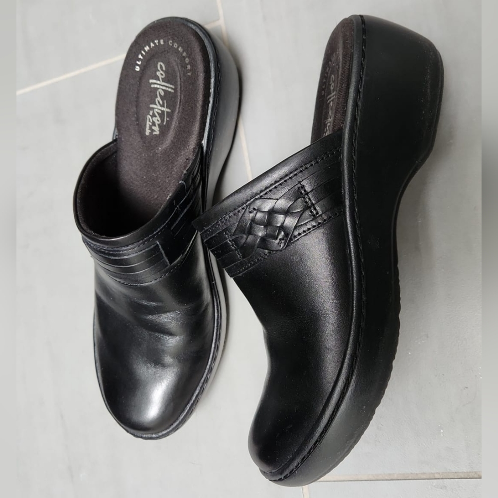 Black Clark's clogs size 7